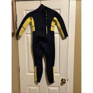 Goldfin Wetsuit Size 8
